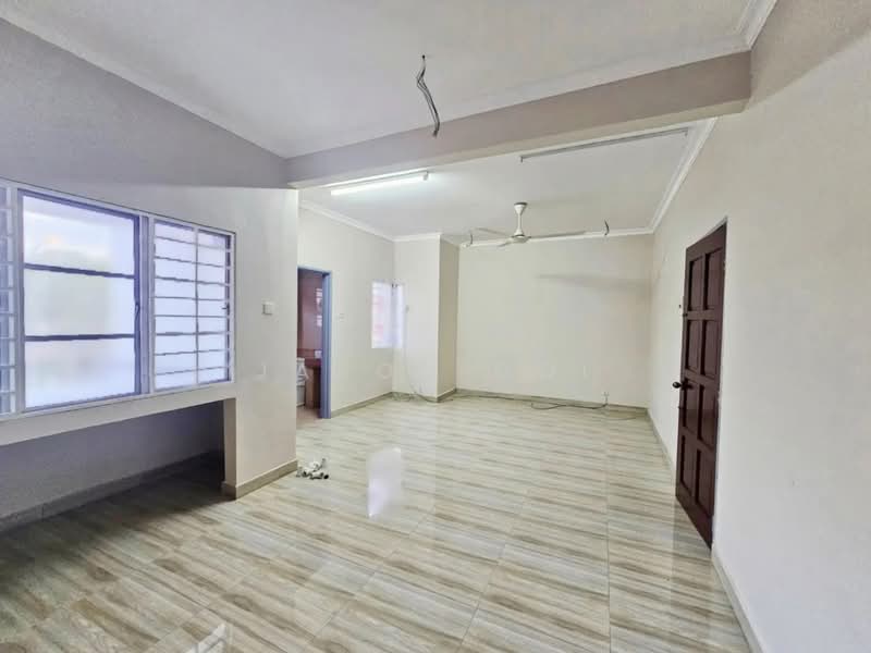 Rumah Teres 2 Tingkat untuk Dijual di Putra Heights (Subang Jaya) - Jason Ooi - Living Room - PropertyGuru.com.my