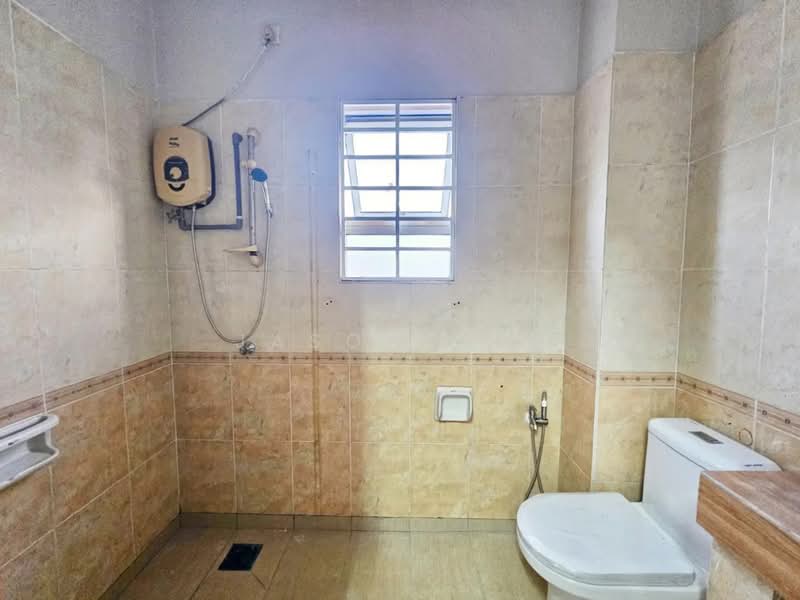 Rumah Teres 2 Tingkat untuk Dijual di Putra Heights (Subang Jaya) - Jason Ooi - Bathroom - PropertyGuru.com.my
