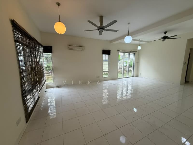 Cluster House for Sale in Taman Anggun (Rawang) - Vikram . - Living Room - PropertyGuru.com.my