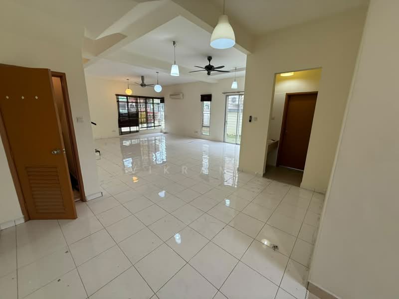 Cluster House for Sale in Taman Anggun (Rawang) - Vikram . - Living Room - PropertyGuru.com.my