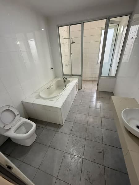 Cluster House for Sale in Taman Anggun (Rawang) - Vikram . - Bathroom - PropertyGuru.com.my