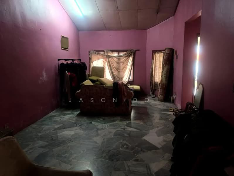 Rumah Teres 1.5 Tingkat untuk Dijual di Taman Alam Megah (Shah Alam) - Jason Ooi - Living Room - PropertyGuru.com.my