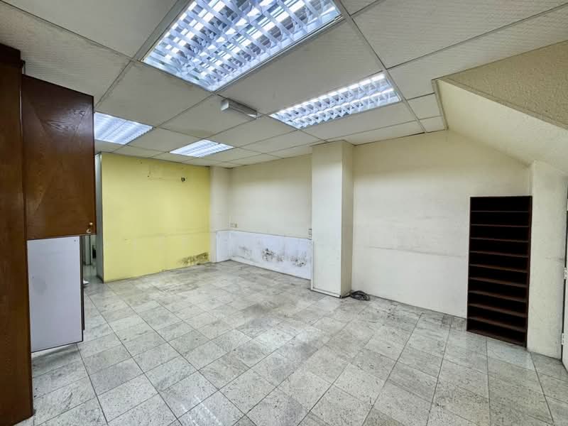 Shop for Rent in George Town (Penang) - Lee Xue Chen - Interior - PropertyGuru.com.my