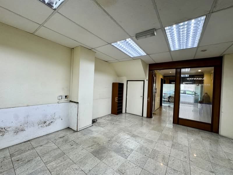 Shop for Rent in George Town (Penang) - Lee Xue Chen - Entrance - PropertyGuru.com.my