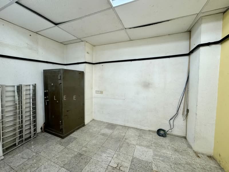 Shop for Rent in George Town (Penang) - Lee Xue Chen - Interior - PropertyGuru.com.my
