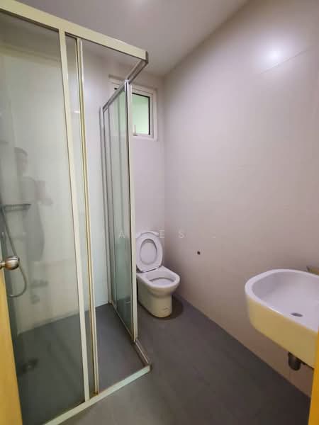 Servis Apartment untuk Dijual di Impiria Residensi Bukit Tinggi Klang - Mages . - Bathroom - PropertyGuru.com.my