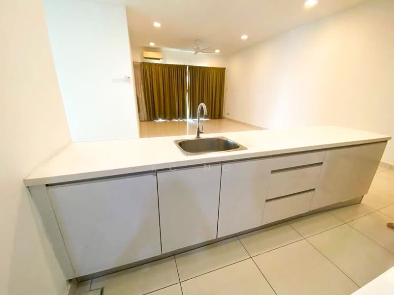 Kondominium untuk Dijual di Sri Putramas III / Royal Regent - KC Ng - Kitchen - PropertyGuru.com.my
