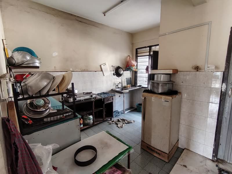 Rumah Teres untuk Dijual di Taman Merdeka Jaya (Batu Berendam) - Derrick Yee - Kitchen - PropertyGuru.com.my