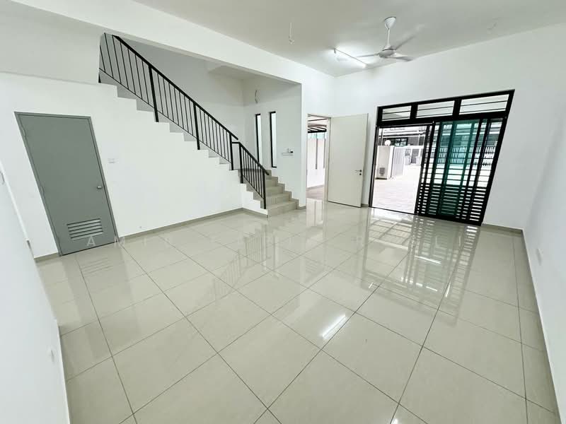 Terraced House for Sale in Bandar Putra (Kulai) - Amir Faris Rusli - Living Room - PropertyGuru.com.my