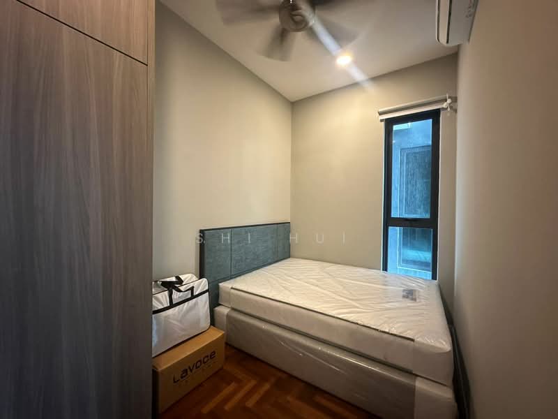 Service Residence for Sale at Bloomsvale Menara Vista Petaling - Shi Hui - Bedroom - PropertyGuru.com.my