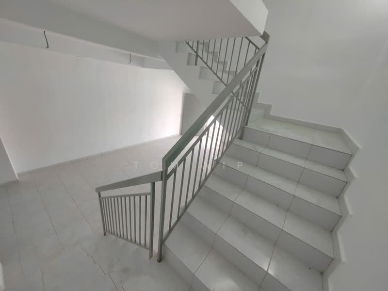 Terraced House for Sale in Taman Kundang Jaya (Rawang) - Tom Yip - Corridor - PropertyGuru.com.my