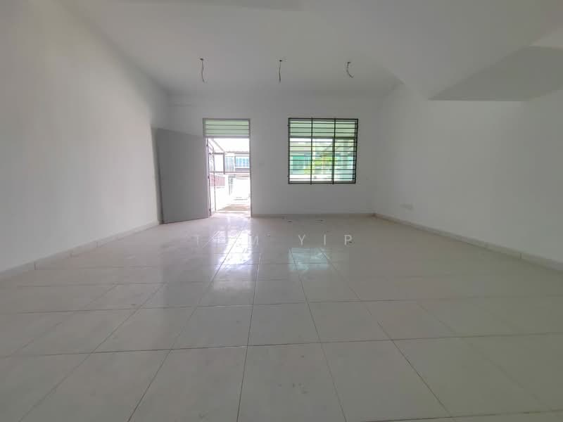 Terraced House for Sale in Taman Kundang Jaya (Rawang) - Tom Yip - Living Room - PropertyGuru.com.my