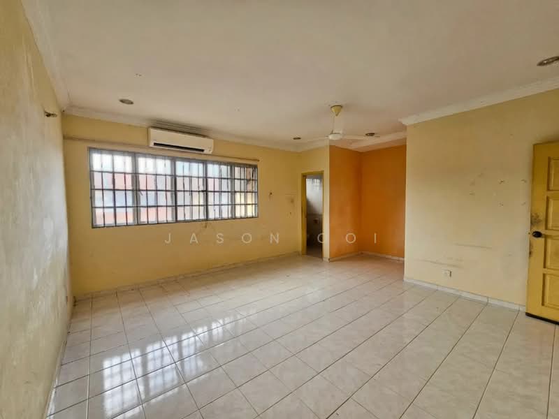 Rumah Teres 2 Tingkat untuk Dijual di Taman Taming Emas (Kajang) - Jason Ooi - Living Room - PropertyGuru.com.my