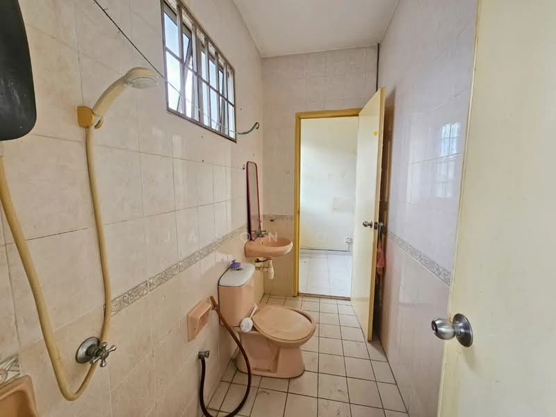 Rumah Teres 2 Tingkat untuk Dijual di Taman Taming Emas (Kajang) - Jason Ooi - Bathroom - PropertyGuru.com.my