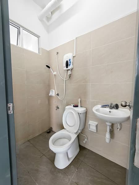 Rumah Teres 2 Tingkat untuk Disewa di Bandar Dato Onn (Tebrau) - Fion Lee - Bathroom - PropertyGuru.com.my