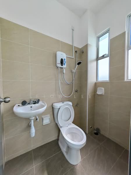Rumah Teres 2 Tingkat untuk Disewa di Bandar Dato Onn (Tebrau) - Fion Lee - Bathroom - PropertyGuru.com.my