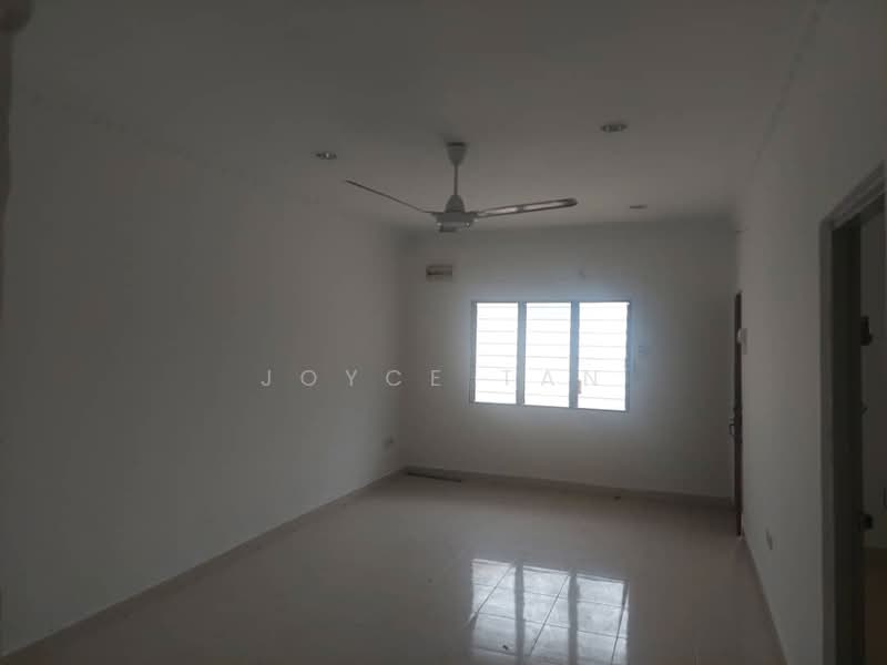 Rumah Teres 1 Tingkat untuk Dijual di Seksyen 8 (Petaling Jaya) - Joyce Tan - Living Room - PropertyGuru.com.my