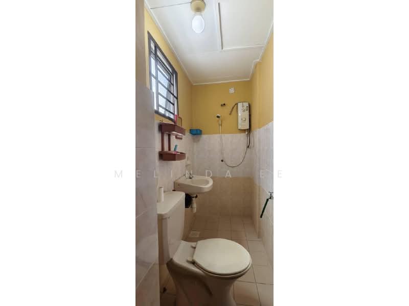 Pangsapuri untuk Dijual di Bayu Puteri 3 - Melinda Ee - Bathroom - PropertyGuru.com.my