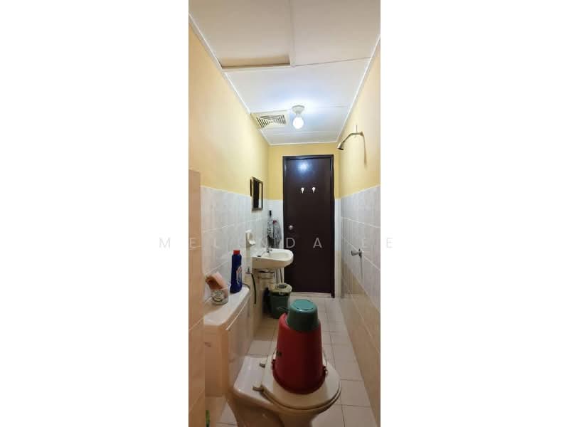 Pangsapuri untuk Dijual di Bayu Puteri 3 - Melinda Ee - Bathroom - PropertyGuru.com.my