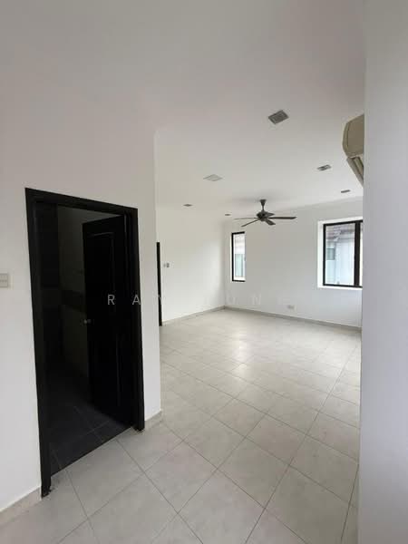 Cluster House for Rent in Taman Adda Heights (Tebrau) - Ray Tung - Living Room - PropertyGuru.com.my