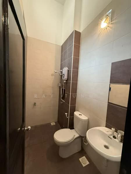 Cluster House for Rent in Taman Adda Heights (Tebrau) - Ray Tung - Bathroom - PropertyGuru.com.my