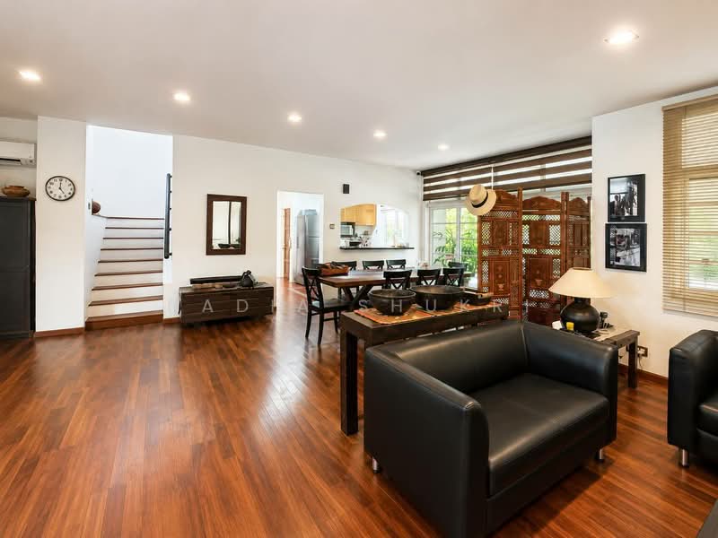 Rumah Banglo untuk Dijual di Seksyen 13 (Shah Alam) - Nadia Shukri - Living Room - PropertyGuru.com.my