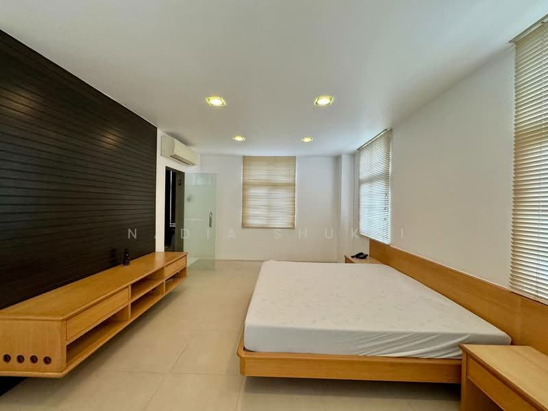 Rumah Banglo untuk Dijual di Seksyen 13 (Shah Alam) - Nadia Shukri - Bedroom - PropertyGuru.com.my