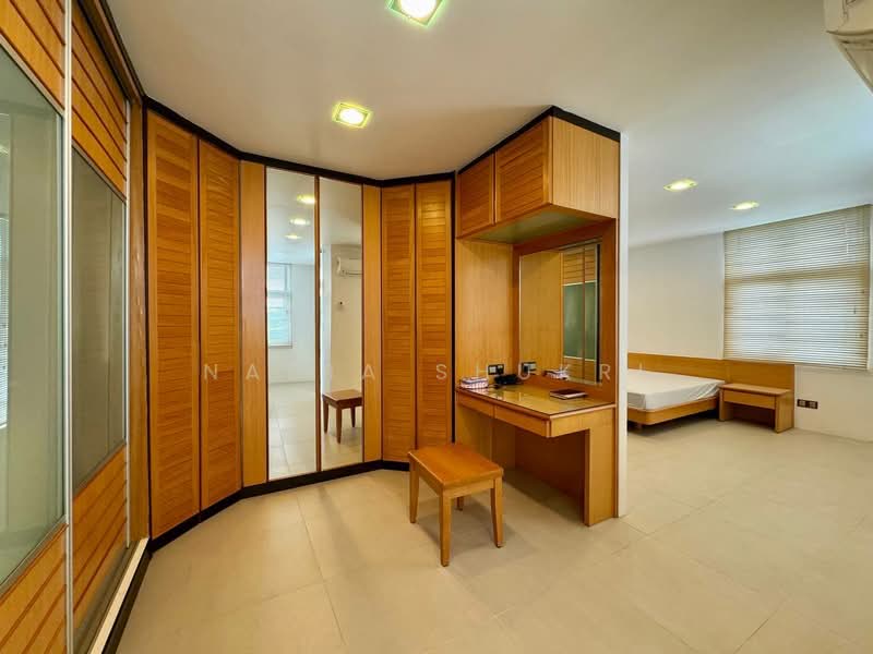 Rumah Banglo untuk Dijual di Seksyen 13 (Shah Alam) - Nadia Shukri - Bedroom - PropertyGuru.com.my
