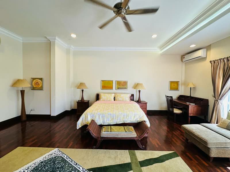 Bungalow House for Sale in Teluk Kemang (Negeri Sembilan) - Aimi Mahirah - Bedroom - PropertyGuru.com.my