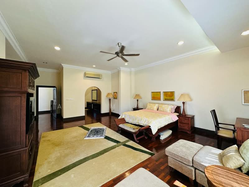 Bungalow House for Sale in Teluk Kemang (Negeri Sembilan) - Aimi Mahirah - Bedroom - PropertyGuru.com.my