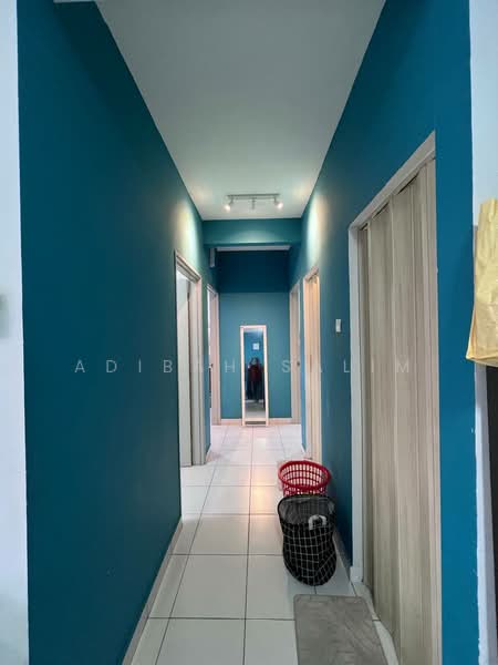 Apartment for Sale at Pangsapuri Seri Utama - Adibah Salim - Corridor - PropertyGuru.com.my