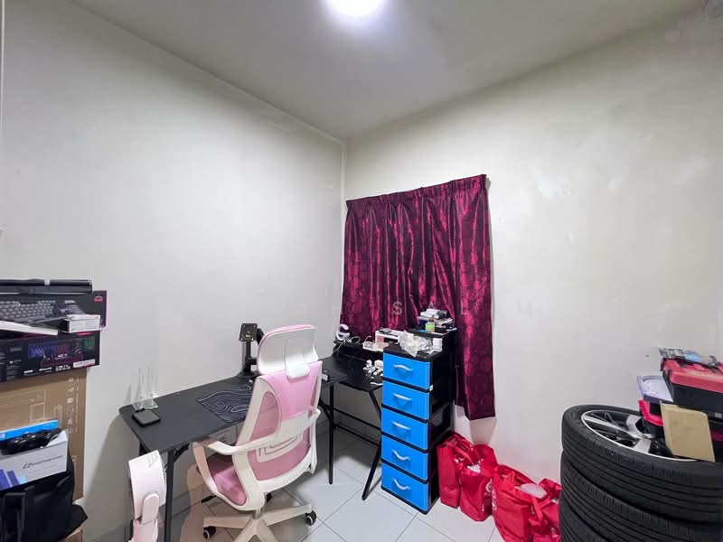 Apartment for Sale at Pangsapuri Seri Utama - Adibah Salim - Study - PropertyGuru.com.my