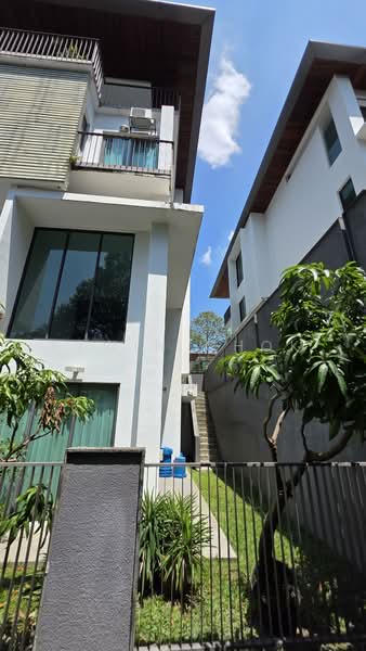 Rumah Teres 3.5 Tingkat untuk Dijual di Duta Villa (Setia Alam) - Elwin Chok - Exterior - PropertyGuru.com.my
