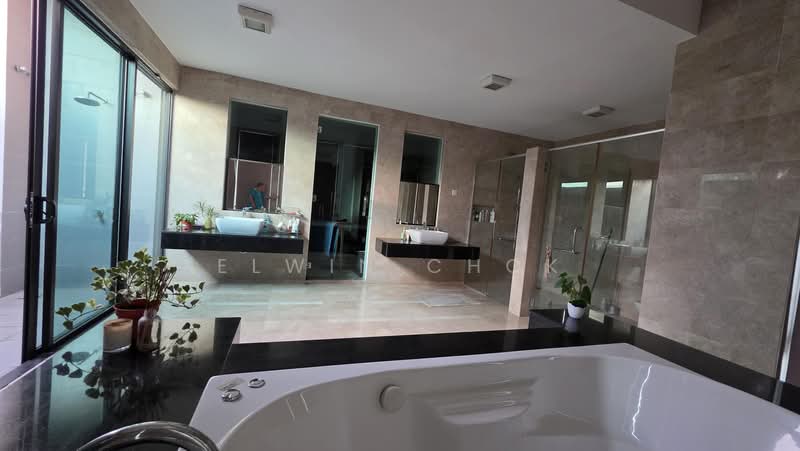 Rumah Teres 3.5 Tingkat untuk Dijual di Duta Villa (Setia Alam) - Elwin Chok - Bathroom - PropertyGuru.com.my