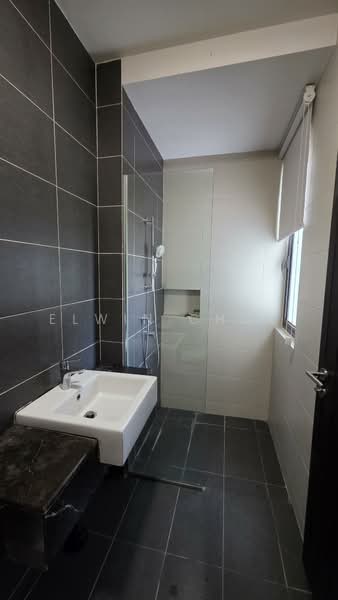 Rumah Teres 3.5 Tingkat untuk Dijual di Duta Villa (Setia Alam) - Elwin Chok - Bathroom - PropertyGuru.com.my