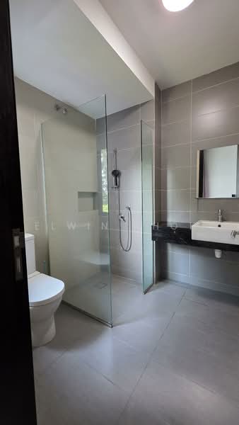 Rumah Teres 3.5 Tingkat untuk Dijual di Duta Villa (Setia Alam) - Elwin Chok - Bathroom - PropertyGuru.com.my