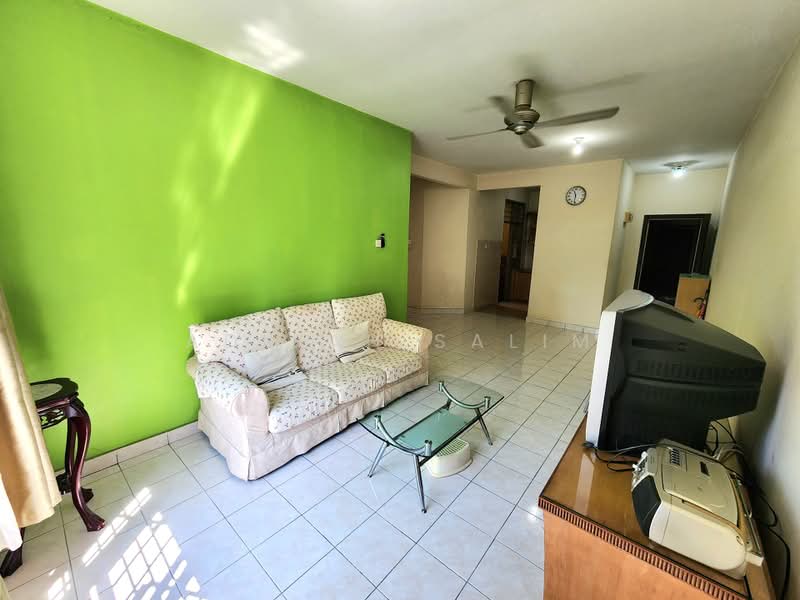 Pangsapuri untuk Dijual di Pangsapuri Seroja - Adibah Salim - Living Room - PropertyGuru.com.my