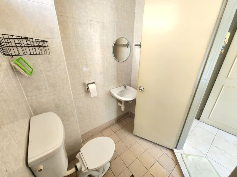 Pangsapuri untuk Dijual di Pangsapuri Seroja - Adibah Salim - Bathroom - PropertyGuru.com.my