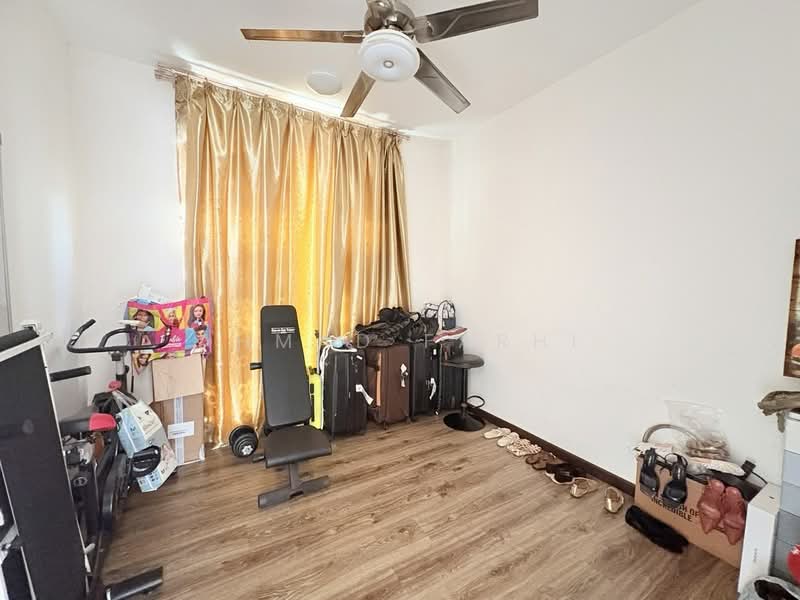 Kondominium untuk Dijual di Cristal Serin Residence - Ahmad Farhi - Bedroom - PropertyGuru.com.my