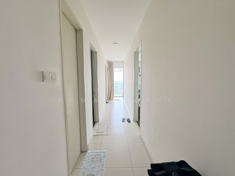 Kondominium untuk Dijual di Cristal Serin Residence - Ahmad Farhi - Corridor - PropertyGuru.com.my