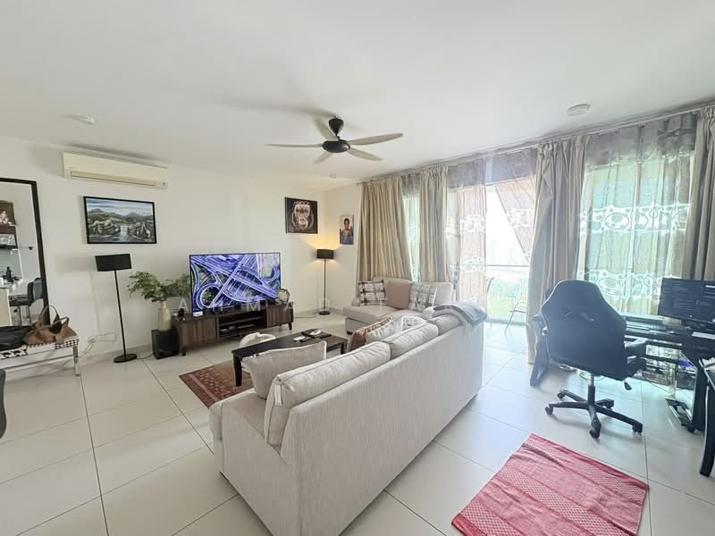 Kondominium untuk Dijual di Cristal Serin Residence - Ahmad Farhi - Living Room - PropertyGuru.com.my