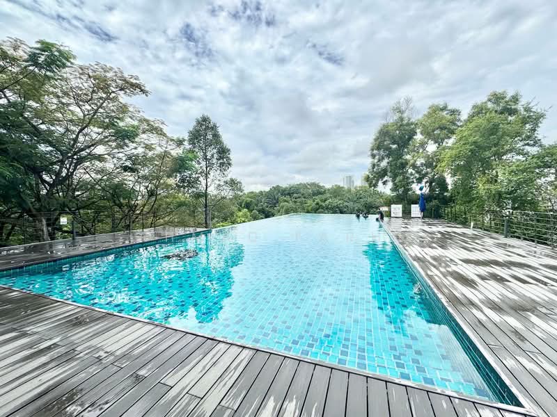 Kondominium untuk Dijual di Cristal Serin Residence - Ahmad Farhi - Pool - PropertyGuru.com.my