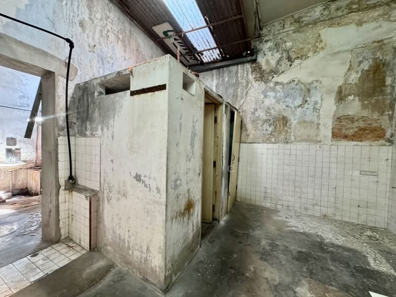 Shop for Rent in George Town (Penang) - Lee Xue Chen - Interior - PropertyGuru.com.my