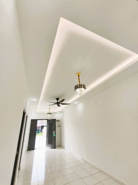1-storey Terraced House for Sale in Bandar Bukit Beruntung (Bukit Beruntung) - Zann Fauzan - Entrance - PropertyGuru.com.my