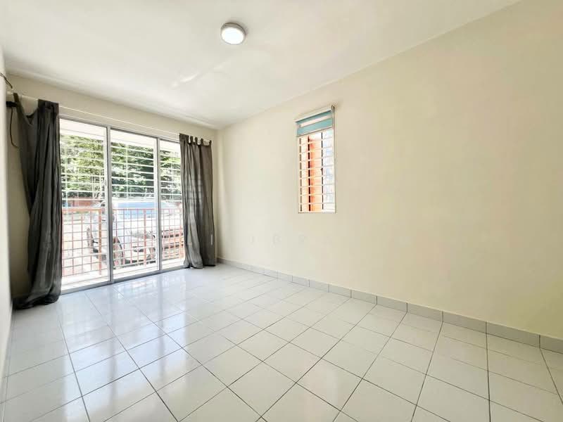 Pangsapuri untuk Dijual di Goodview Heights - Azli Ibrahim - Living Room - PropertyGuru.com.my