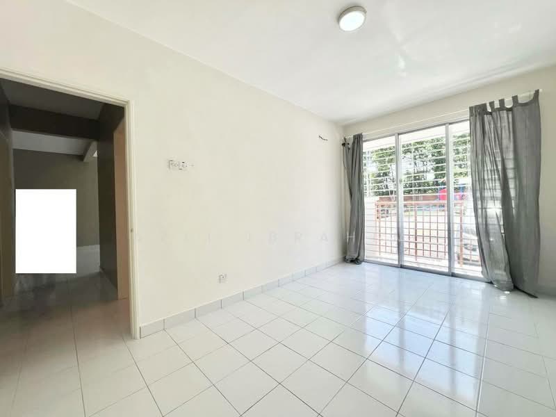 Pangsapuri untuk Dijual di Goodview Heights - Azli Ibrahim - Living Room - PropertyGuru.com.my