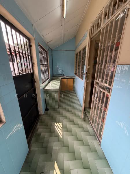 1-storey Terraced House for Sale in Taman Perling (Perling) - Christina Ang - Kitchen - PropertyGuru.com.my