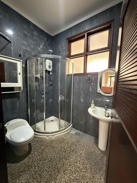 Semi-Detached House for Sale in Ampang Jaya (Ampang) - Happy Kua - Bathroom - PropertyGuru.com.my