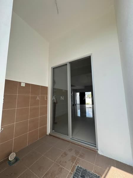 2-storey Terraced House for Sale in Taman Jed (Dengkil) - Alan Lai - Entrance - PropertyGuru.com.my