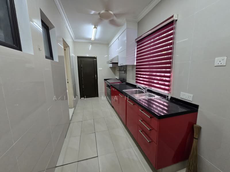 Semi-Detached House for Sale in Kota Damansara (Selangor) - Aimi Mahirah - Kitchen - PropertyGuru.com.my